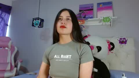 Snapshot of zaida_1 chatting on 10-28-25, 01:14 Zaida online show from 10-28-25, 01:14