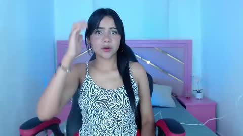 Snapshot of zaira_angel chatting on 02-07-25, 07:17 Zaira Angel online show from 02-07-25, 07:17