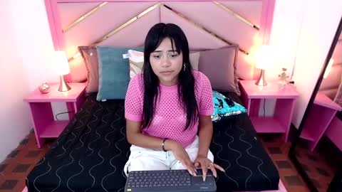 Snapshot of zaira_angel chatting on 02-25-25, 07:14 Zaira Angel online show from 02-25-25, 07:14