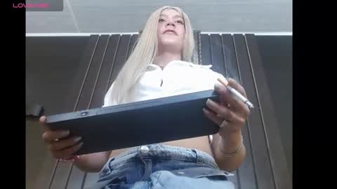 Snapshot of zalir_666 chatting on 02-22-26, 01:51 Megan online show from 02-22-26, 01:51