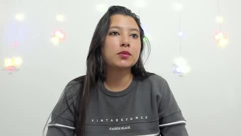 Snapshot of zammii69 chatting on 12-24-24, 12:44 zammii69 online show from 12-24-24, 12:44