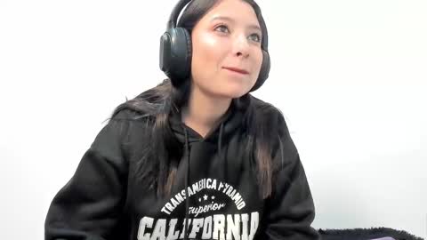 Snapshot of zammii69 chatting on 10-19-25, 02:29 zammii69 online show from 10-19-25, 02:29