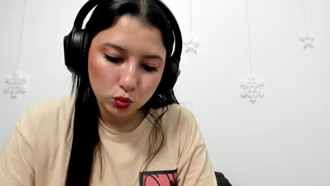 Snapshot of zammii69 chatting on 12-15-25, 08:35 zammii69 online show from 12-15-25, 08:35