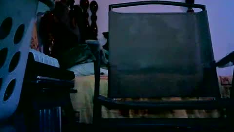 Snapshot of zanaximandro chatting on 12-17-25, 02:17 UareTheBoss online show from 12-17-25, 02:17