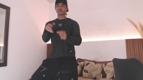 Zander online show from 12-11-24, 01:49