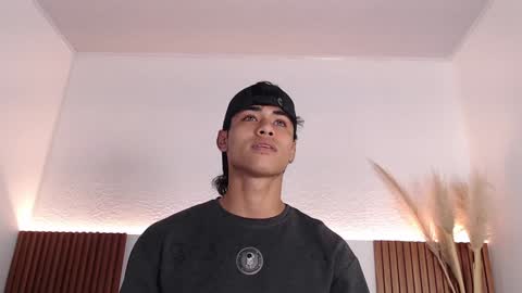 Zander online show from 01-14-25, 02:40