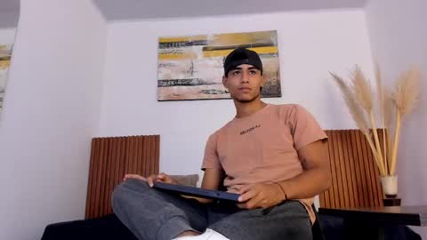 Zander online show from 09-12-25, 01:11