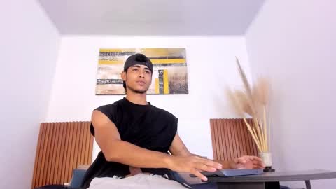 Zander online show from 10-18-25, 01:45