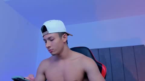 Snapshot of zander_walker chatting on 03-23-26, 01:31 Zander online show from 03-23-26, 01:31