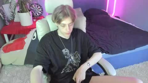 Kel online show from 04-18-26, 08:31