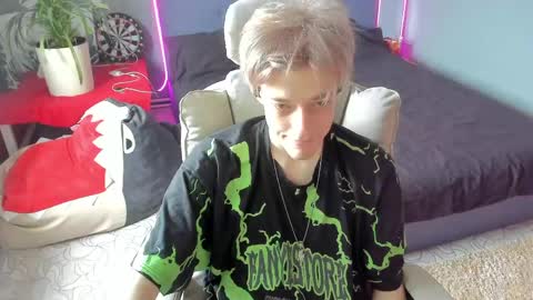 Snapshot of zane_steele chatting on 05-12-26, 12:02 Kel online show from 05-12-26, 12:02