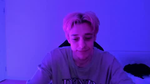 Snapshot of zane_steele chatting on 06-18-26, 11:09 Kel online show from 06-18-26, 11:09