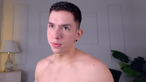 Snapshot of zanedawson chatting on 09-10-25, 03:06 Zane Dawson online show from 09-10-25, 03:06