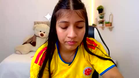 Snapshot of zara_cute18 chatting on 07-03-26, 06:25 Zara online show from 07-03-26, 06:25