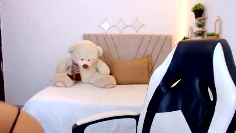 Snapshot of zara_cute18 chatting on 07-11-26, 12:08 Zara online show from 07-11-26, 12:08