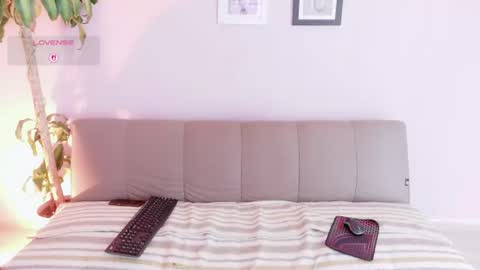 Snapshot of zara_fire chatting on 07-10-26, 11:18 zara_fire online show from 07-10-26, 11:18