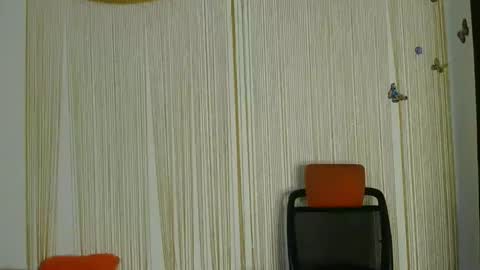 Snapshot of zara_lae chatting on 03-19-26, 02:04 nicky online show from 03-19-26, 02:04