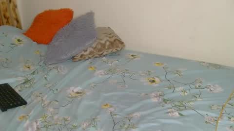 Snapshot of zara_lae chatting on 05-06-26, 06:08 nicky online show from 05-06-26, 06:08