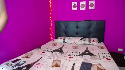 Snapshot of zara_tattoox chatting on 01-11-25, 05:52 ZARA ANYELINA online show from 01-11-25, 05:52