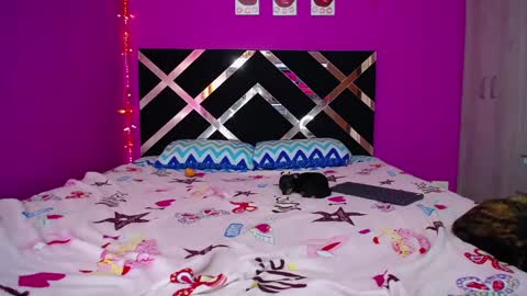 Snapshot of zara_tattoox chatting on 02-24-25, 03:53 ZARA ANYELINA online show from 02-24-25, 03:53