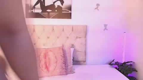 Snapshot of zaracampbell chatting on 07-16-26, 12:33 Zara online show from 07-16-26, 12:33