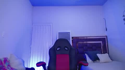 Snapshot of zaracollinx chatting on 10-27-25, 03:54 Zara online show from 10-27-25, 03:54