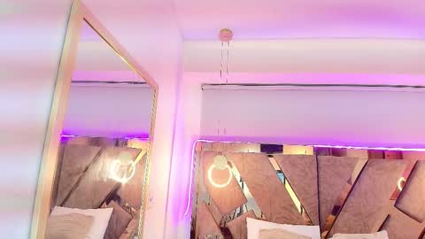 Zarah Andrews online show from 12-18-25, 12:11