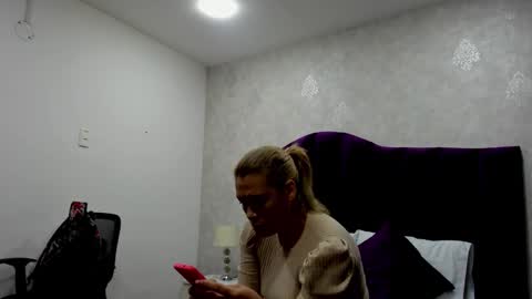 Zarah Andrews online show from 01-06-26, 12:09