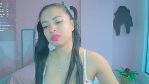 Snapshot of zarah_torres chatting on 02-17-25, 06:15 Zarah online show from 02-17-25, 06:15