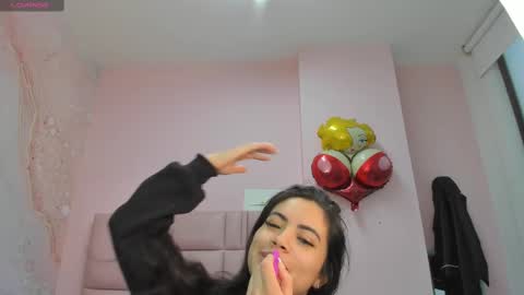 Snapshot of zarah_torres chatting on 09-17-25, 10:00 Zarah online show from 09-17-25, 10:00