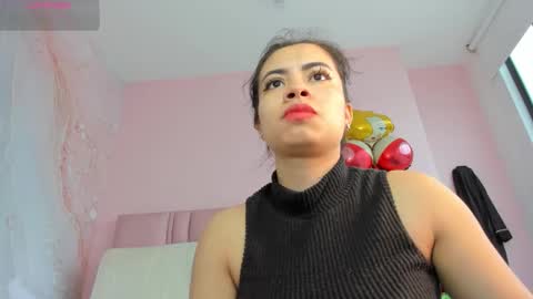 Snapshot of zarah_torres chatting on 09-28-25, 05:29 Zarah online show from 09-28-25, 05:29