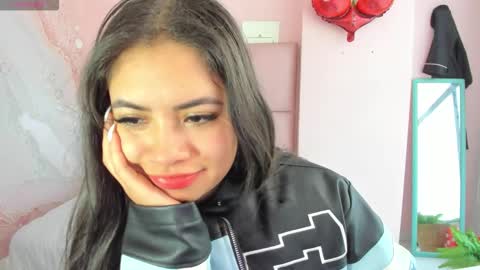 Snapshot of zarah_torres chatting on 11-30-25, 05:39 Zarah online show from 11-30-25, 05:39