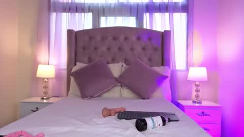 Snapshot of zaraquiinn chatting on 10-25-25, 02:13 ZaraQuiinn online show from 10-25-25, 02:13