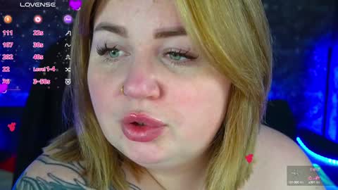 Snapshot of zarareign_ chatting on 01-15-25, 08:58 Lola online show from 01-15-25, 08:58