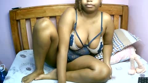Snapshot of zariamonet chatting on 07-22-26, 04:54 zariamonet online show from 07-22-26, 04:54