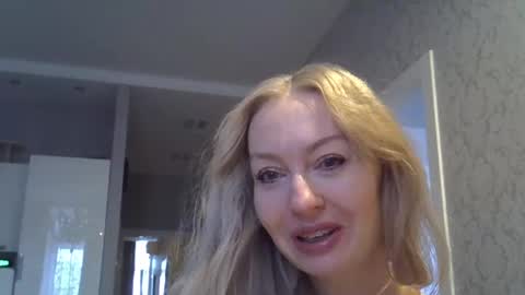 Snapshot of zarinaswift chatting on 12-09-24, 04:45 Zarina Swift online show from 12-09-24, 04:45