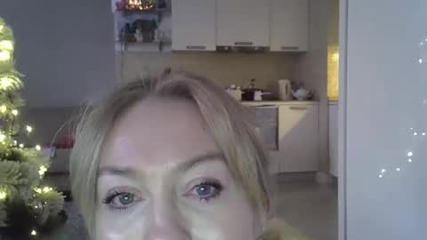 Zarina Swift online show from 12-23-24, 07:49