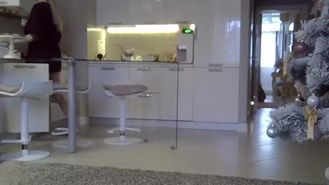 Snapshot of zarinaswift chatting on 01-10-25, 07:35 Zarina Swift online show from 01-10-25, 07:35