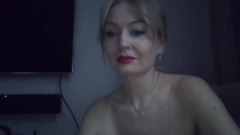 Snapshot of zarinaswift chatting on 01-13-25, 04:18 Zarina Swift online show from 01-13-25, 04:18