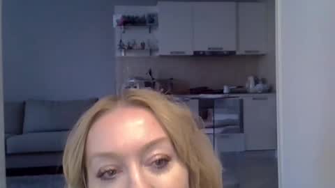 Snapshot of zarinaswift chatting on 01-31-25, 04:47 Zarina Swift online show from 01-31-25, 04:47