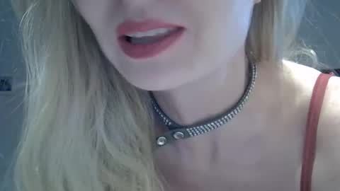 Snapshot of zarinaswift chatting on 11-02-25, 10:06 Zarina Swift online show from 11-02-25, 10:06