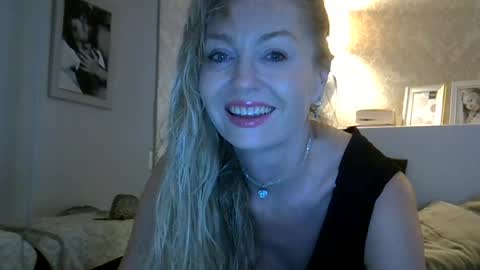 Snapshot of zarinaswift chatting on 06-28-26, 10:54 Zarina Swift online show from 06-28-26, 10:54