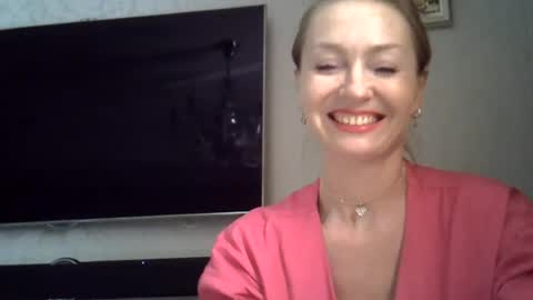 Snapshot of zarinaswift chatting on 07-27-26, 10:11 Zarina Swift online show from 07-27-26, 10:11
