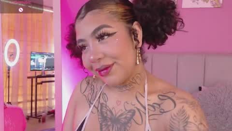 Snapshot of zaya_1 chatting on 10-23-25, 12:04 zaya_1 online show from 10-23-25, 12:04