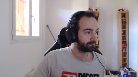 Grizzly Bear online show from 01-12-25, 01:48