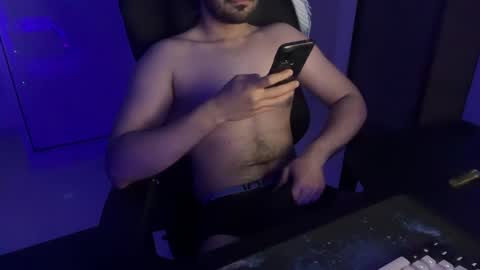 Snapshot of ze_boi chatting on 04-04-26, 05:43 Ze online show from 04-04-26, 05:43