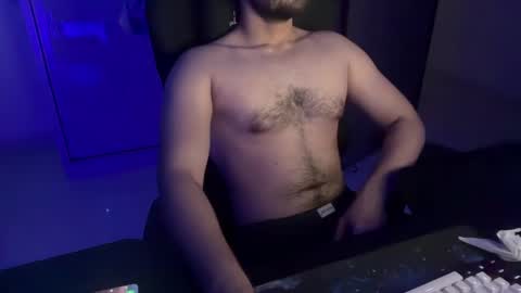 Snapshot of ze_boi chatting on 04-06-26, 05:03 Ze online show from 04-06-26, 05:03