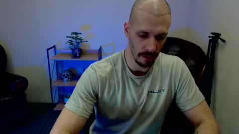 Snapshot of zebroroa chatting on 10-26-25, 01:06 zebroroa online show from 10-26-25, 01:06