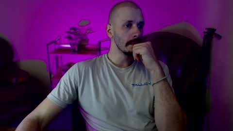 Snapshot of zebroroa chatting on 10-27-25, 01:26 zebroroa online show from 10-27-25, 01:26