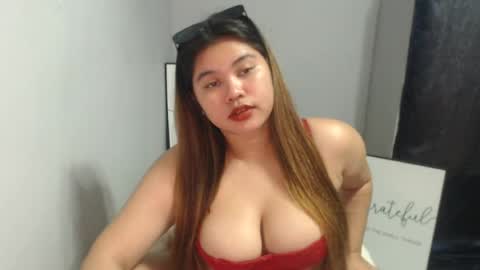 Snapshot of zeeel_x chatting on 06-15-26, 06:43 Zeeel online show from 06-15-26, 06:43